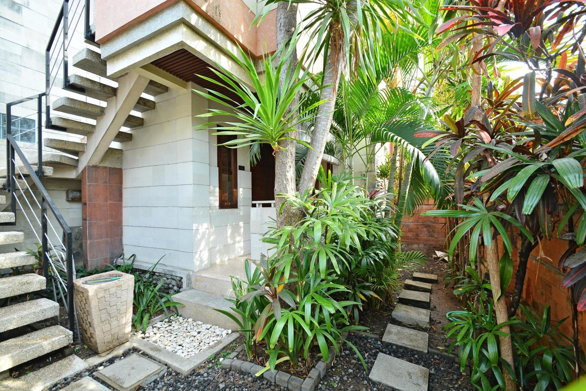 Aparthotel Taman Ayu Town House Legian Zimmer foto