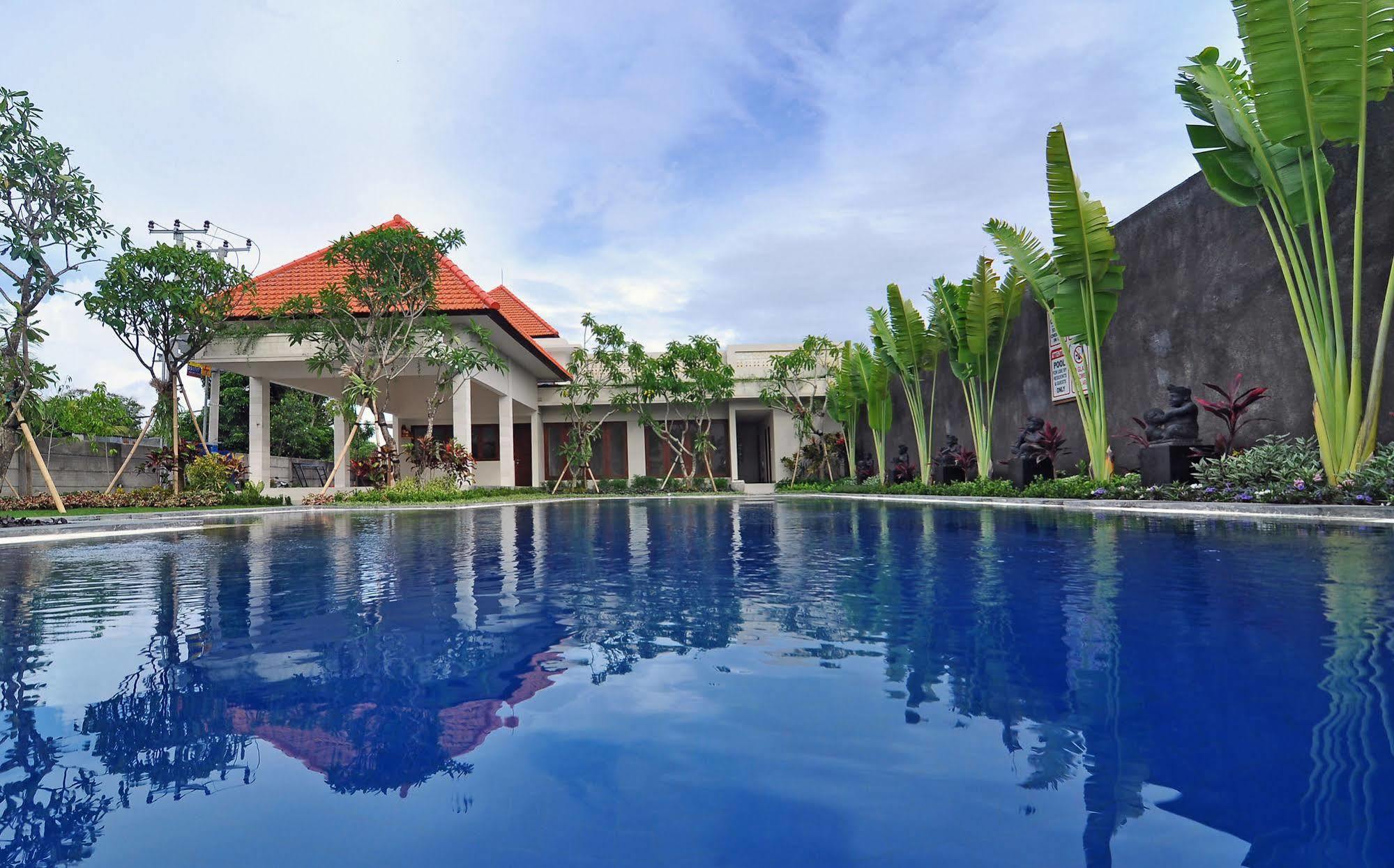 Aparthotel Taman Ayu Town House Legian Exterior foto
